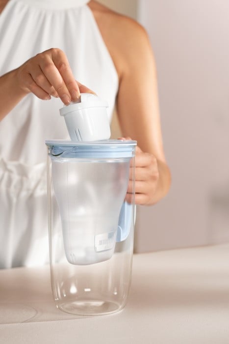 Фільтр-глечик Brita ONE скляний LED MXpro cиній (1050452) 4