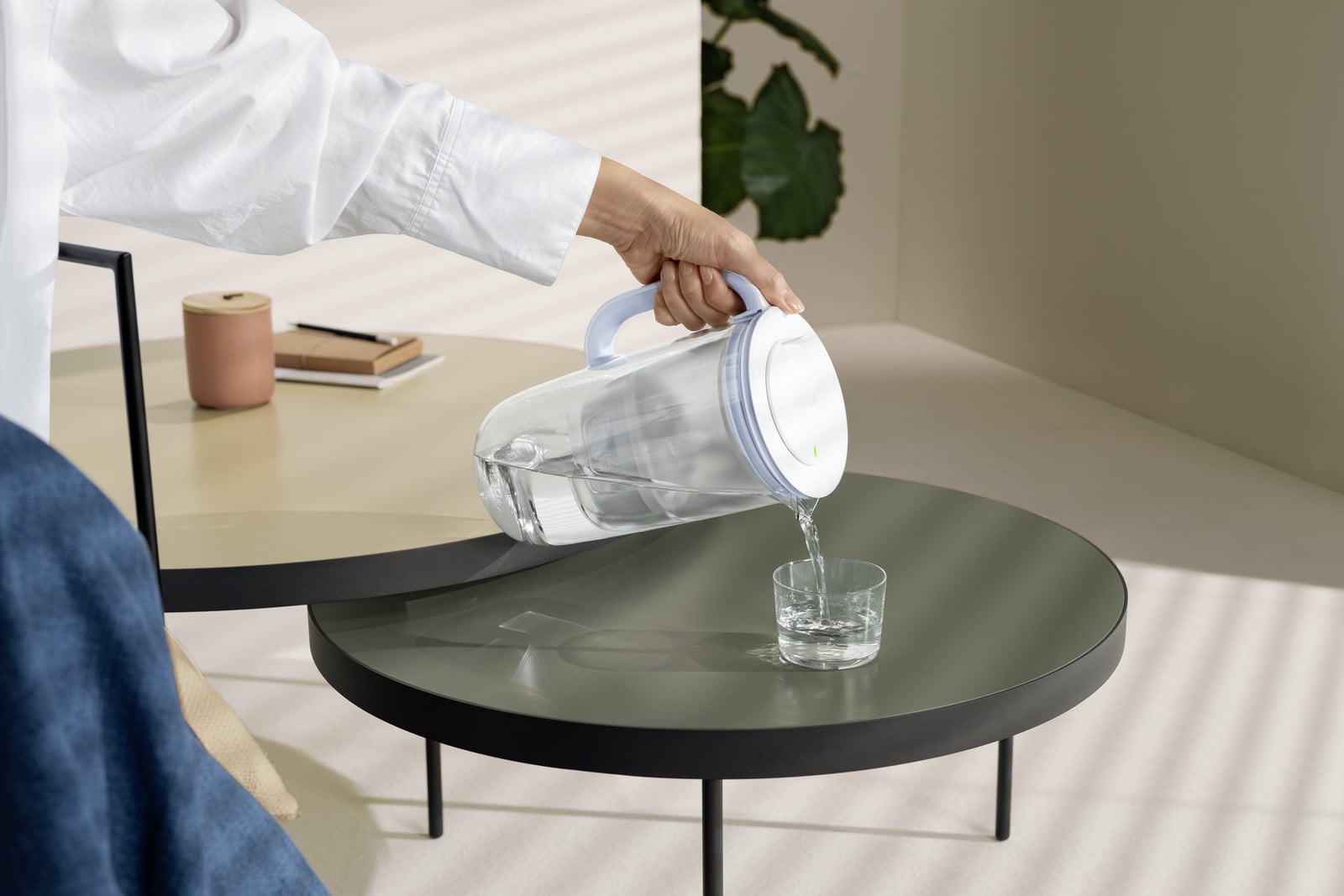 Фільтр-глечик Brita ONE скляний LED MXpro cиній (1050452) 10